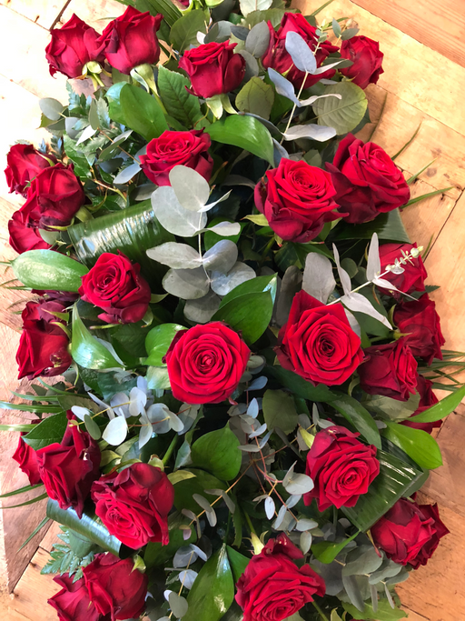 Rose Coffin Spray - Helens Flowers Grantham